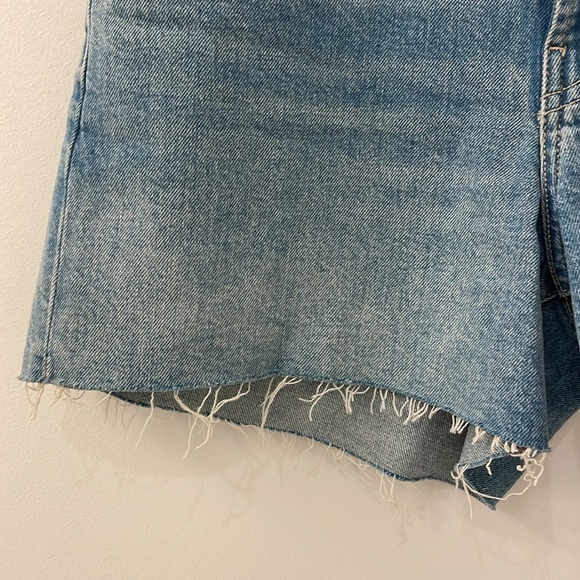 Banana Republic mid-rise jean short - Picture 5 of 9